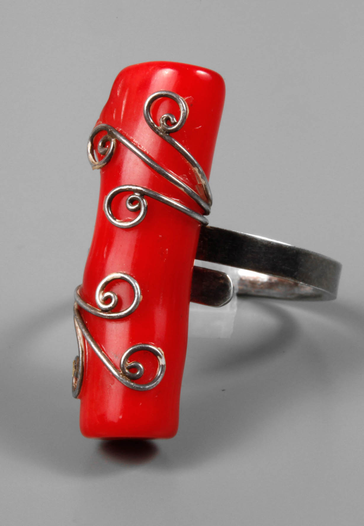 Silberring mit Korallenast