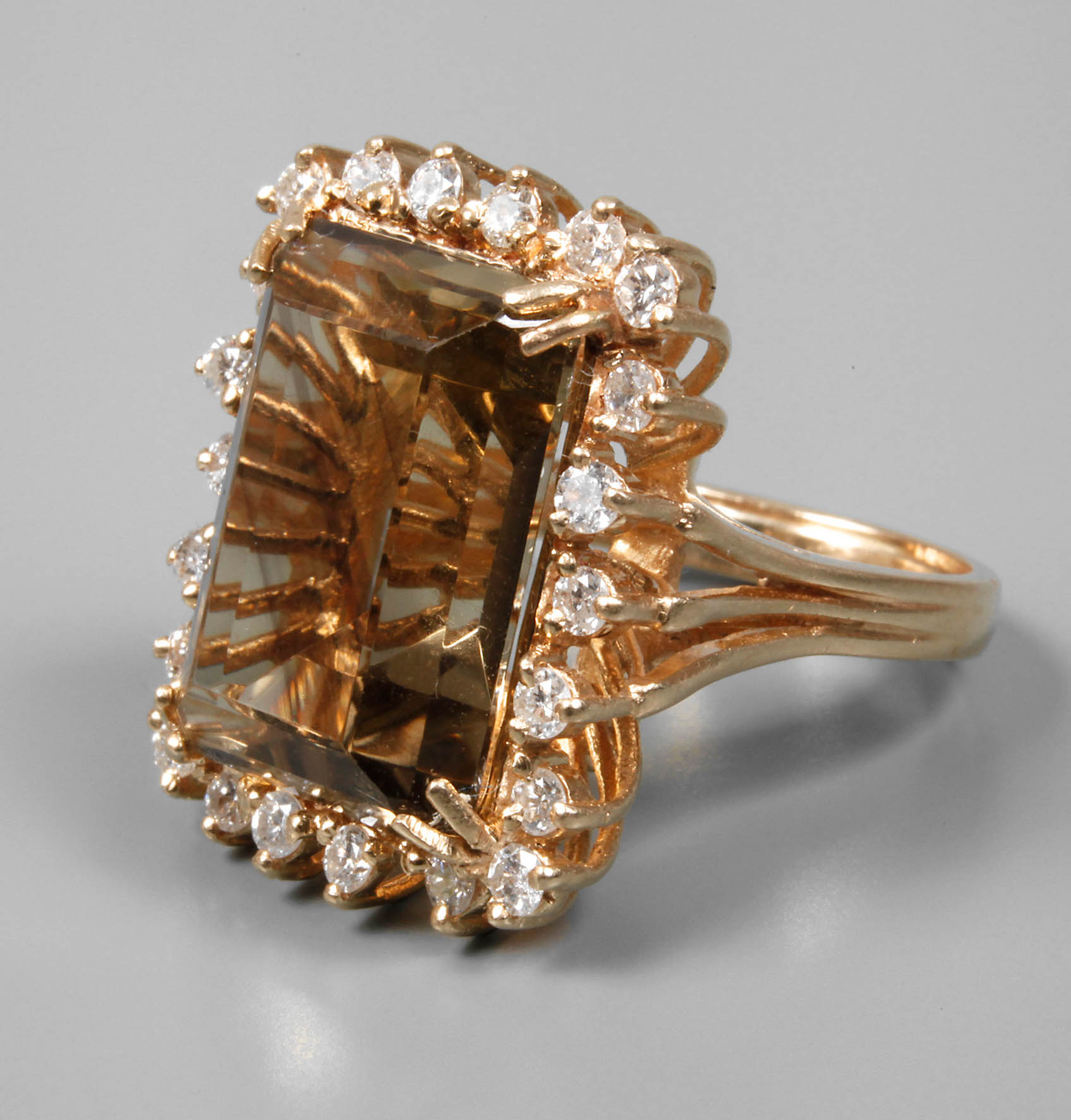 Damenring mit Citrin