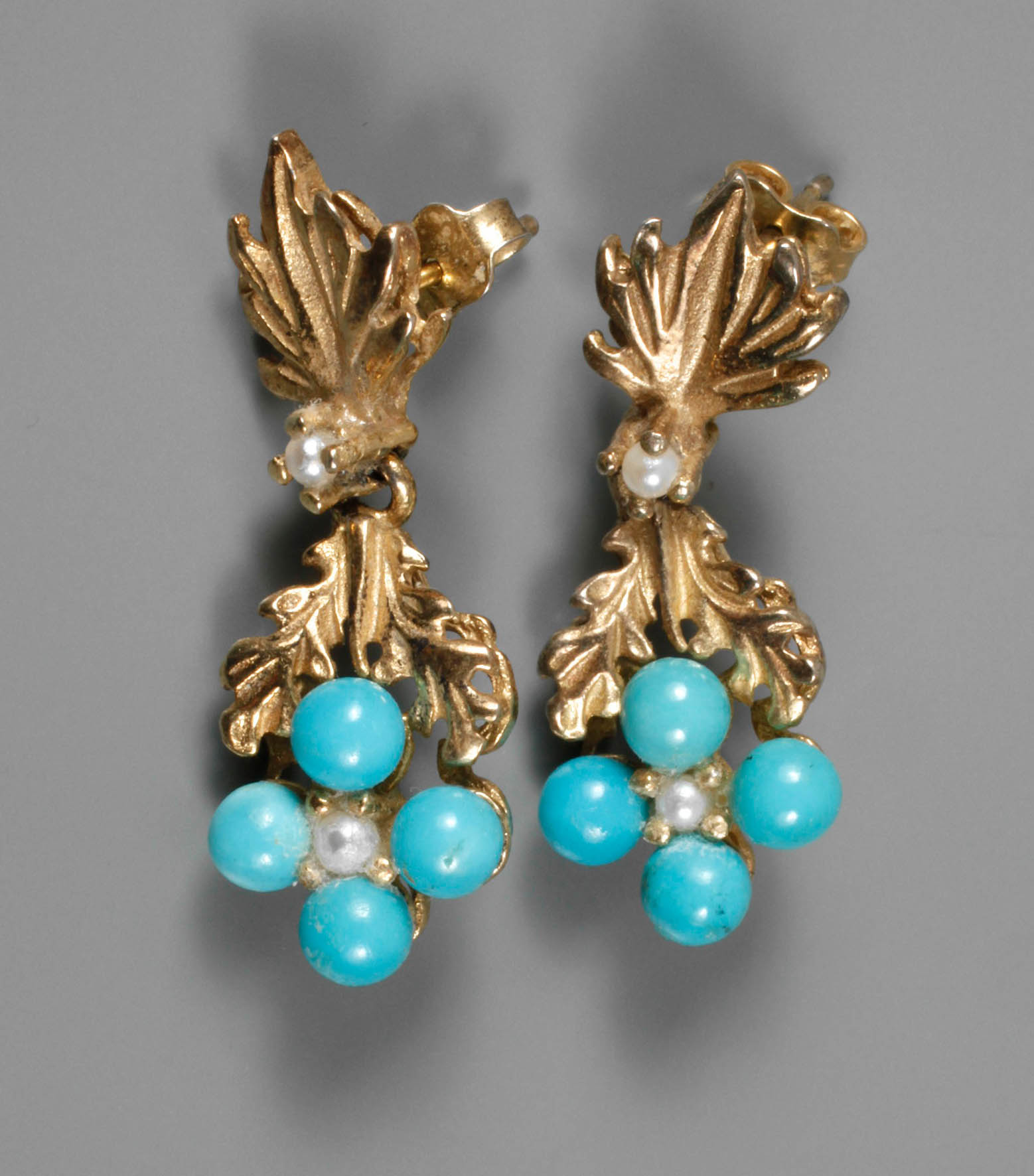 Paar Ohrhänger mit Türkisen und Perlen