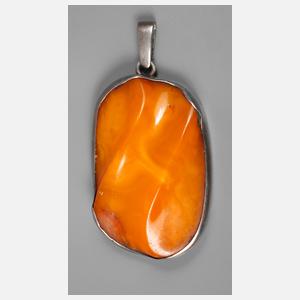 Silberanhänger mit Bernstein