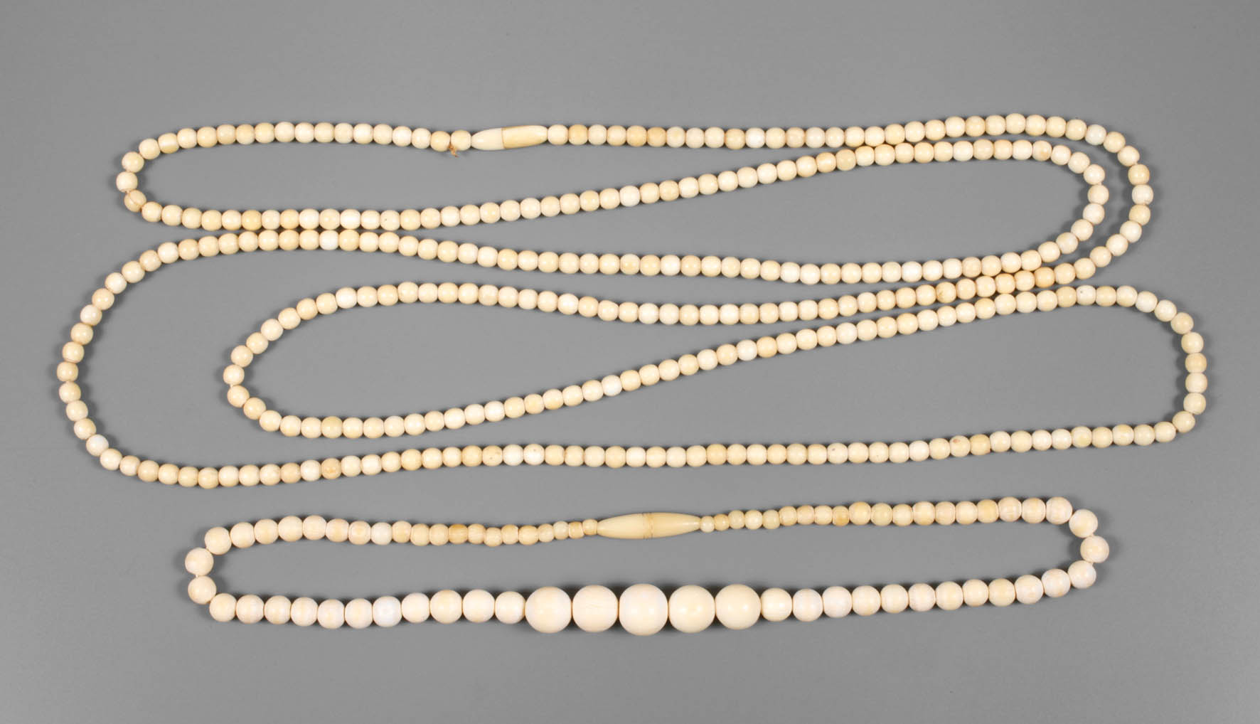 Paar Elfenbeinketten