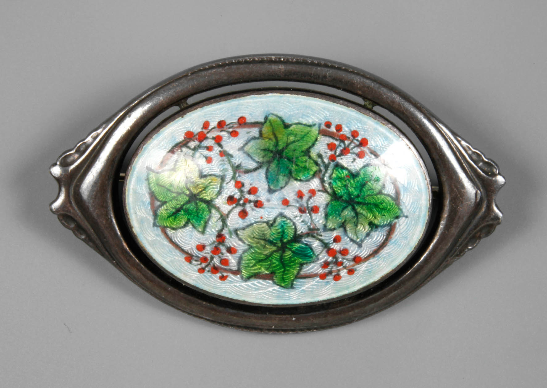 Brosche mit Emailmalerei