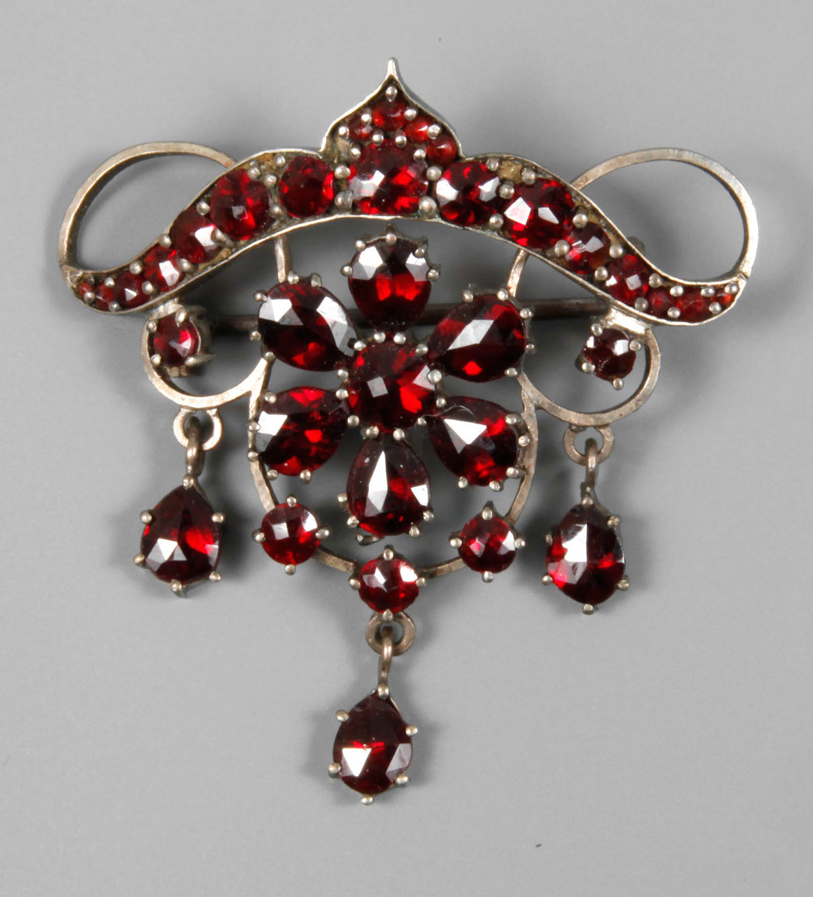 Granatbrosche