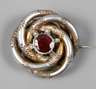 Historismusbrosche mit Granat