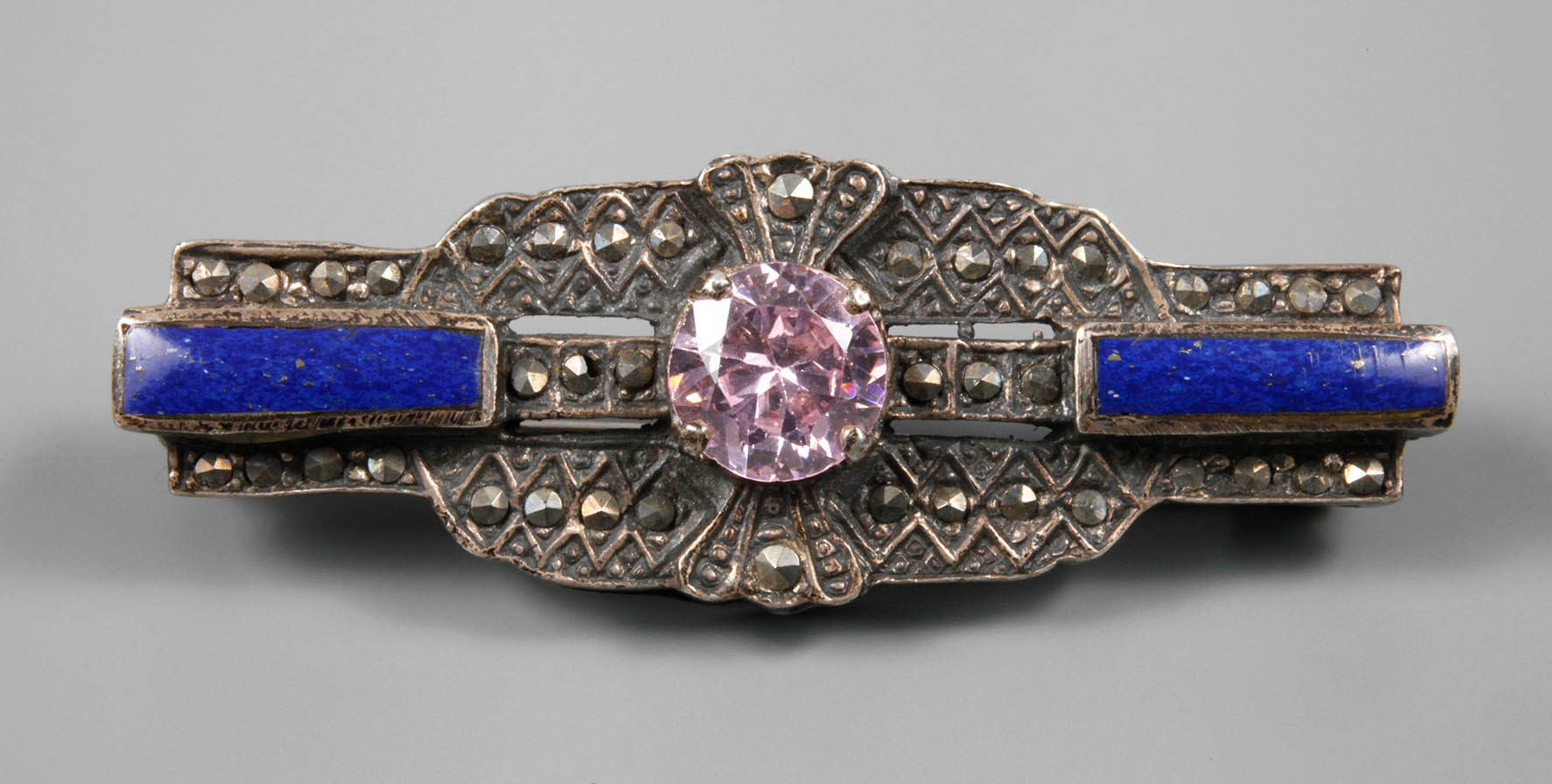 Brosche mit Markasiten und Schmucksteinen