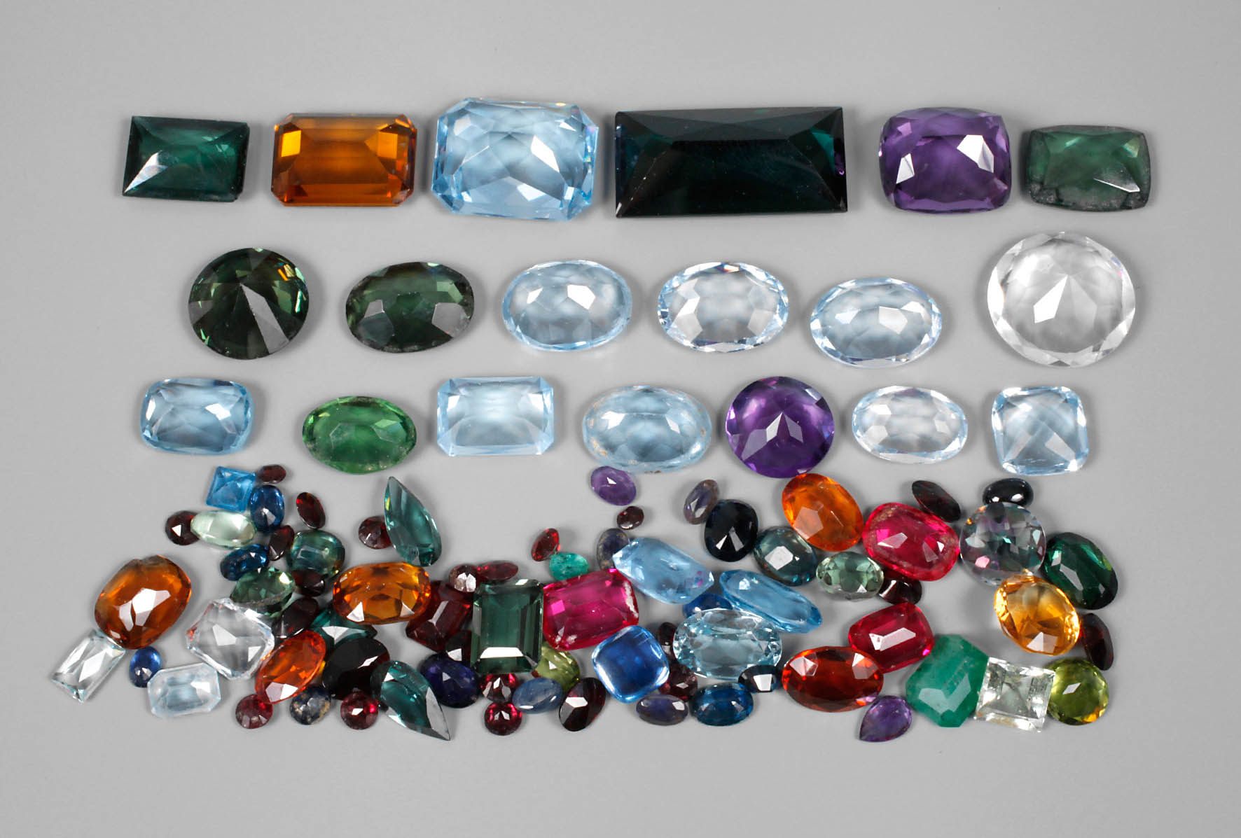Großes Konvolut Schmucksteine, ca. 363 ct