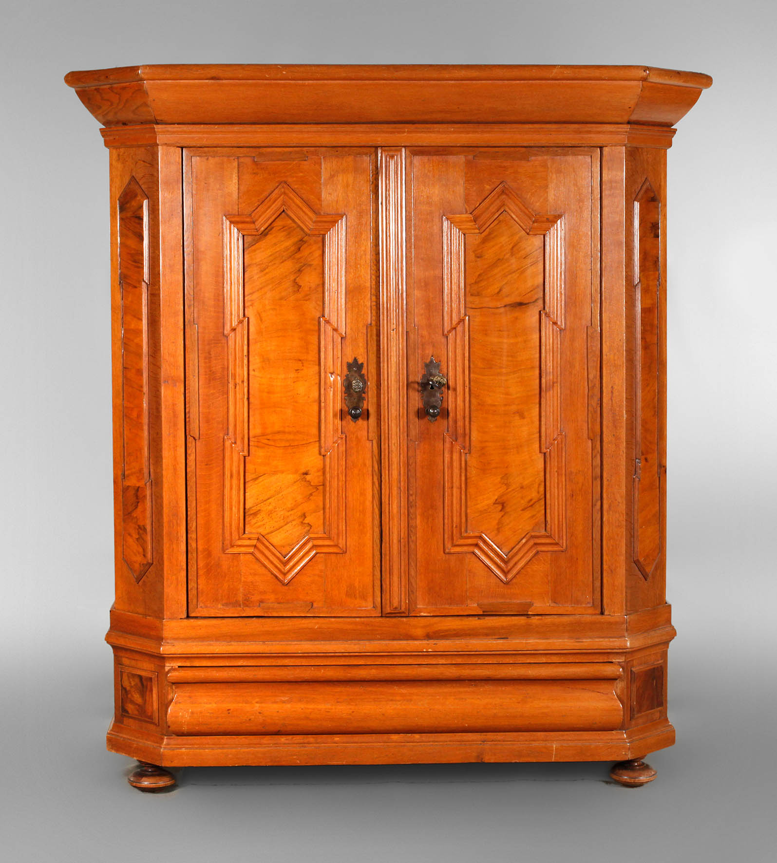 Dielenschrank Barock