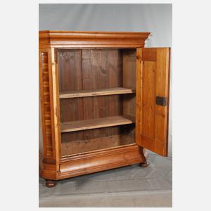 Barocker Wellenschrank