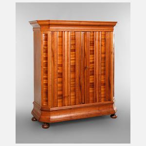 Barocker Wellenschrank