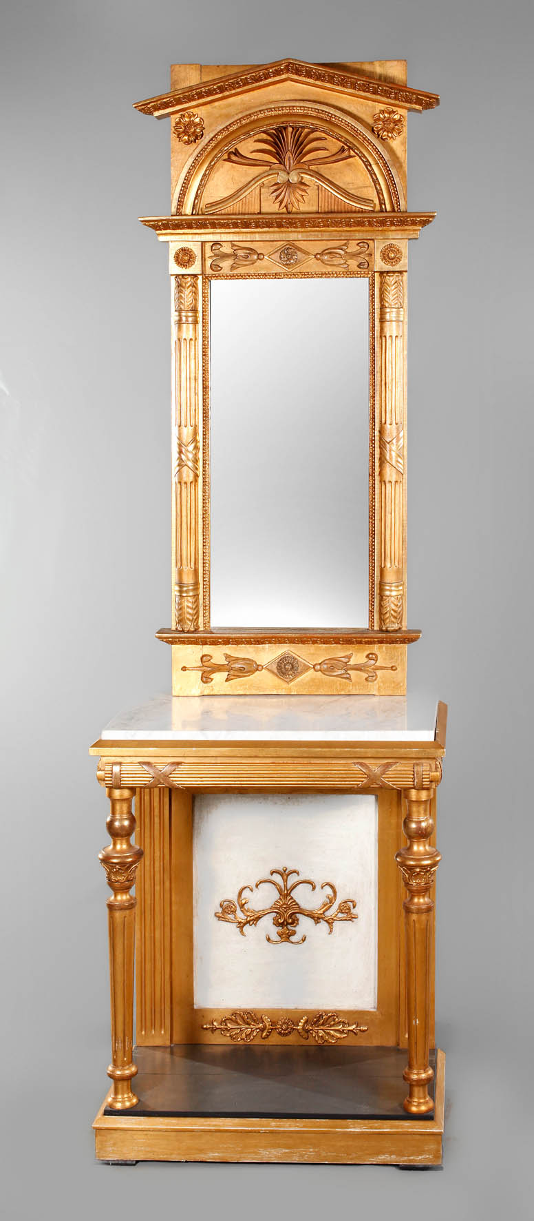 Wandspiegel mit Konsole