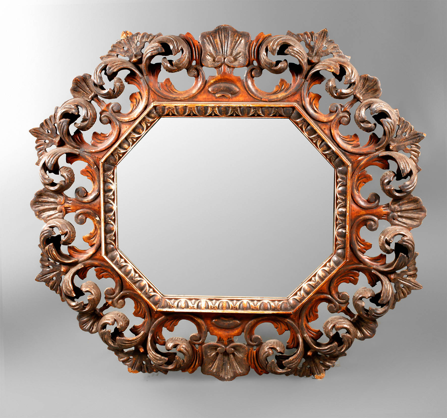 Wandspiegel im Barockstil