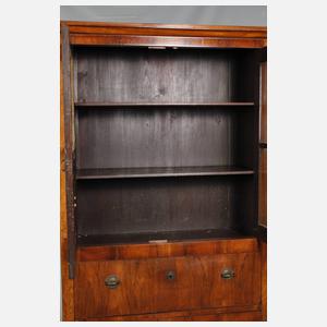 Vitrinenschrank Fleischhauer & Söhne