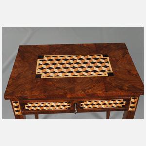 Intarsierter Beistelltisch