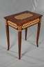 Intarsierter Beistelltisch