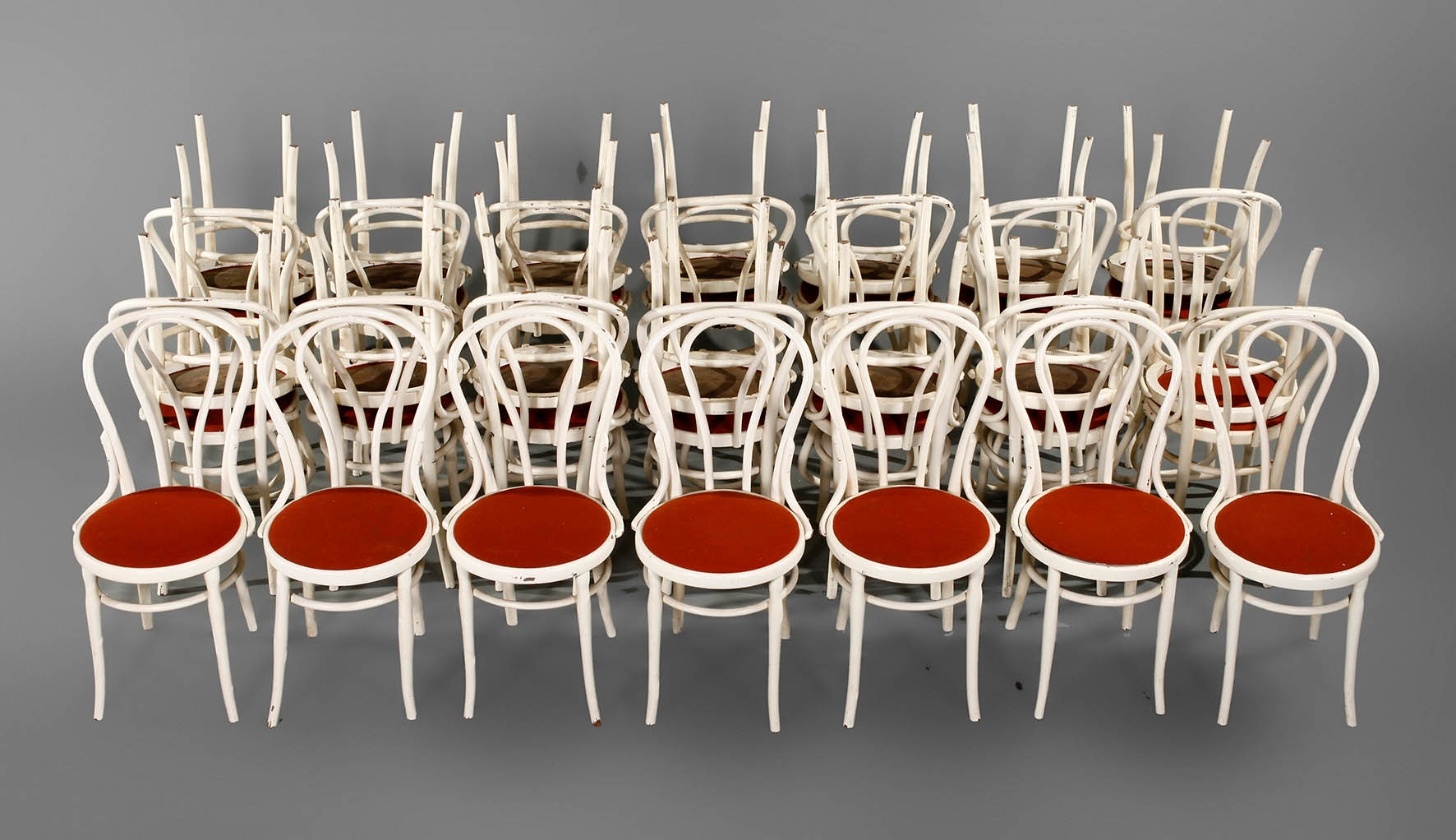 35 Kaffeehausstühle