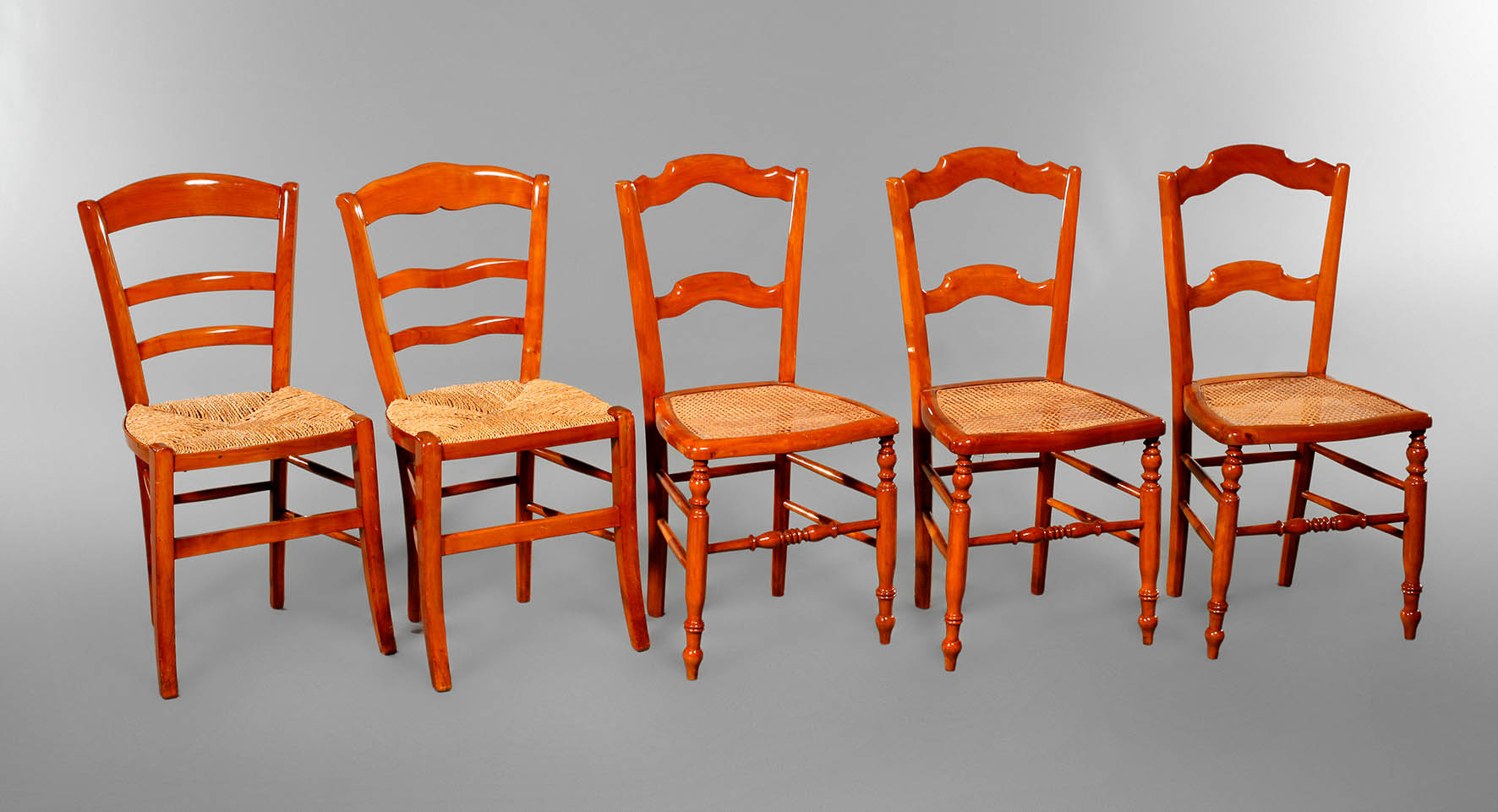 Fünf Stühle Frankreich