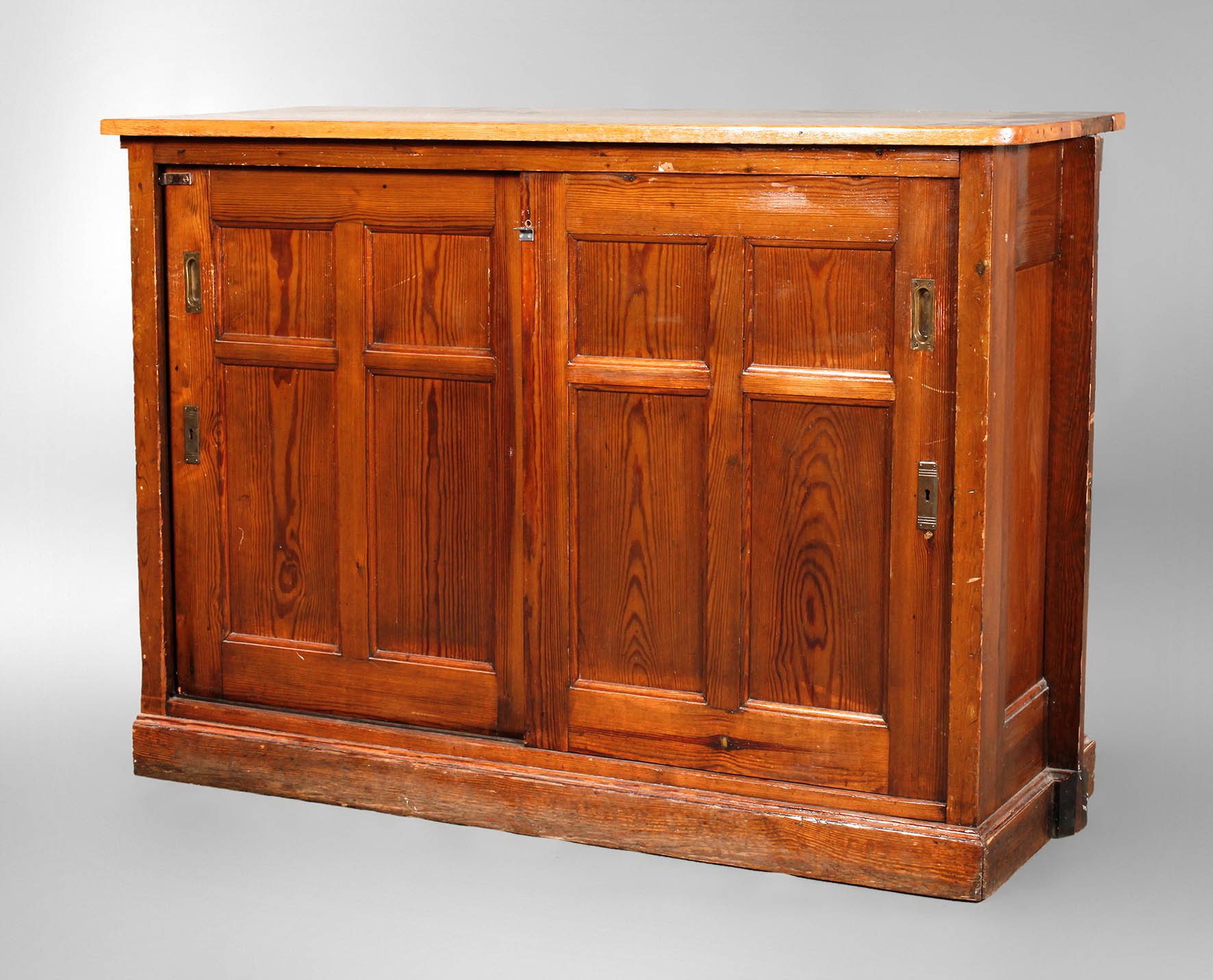 Schiebetürenschrank