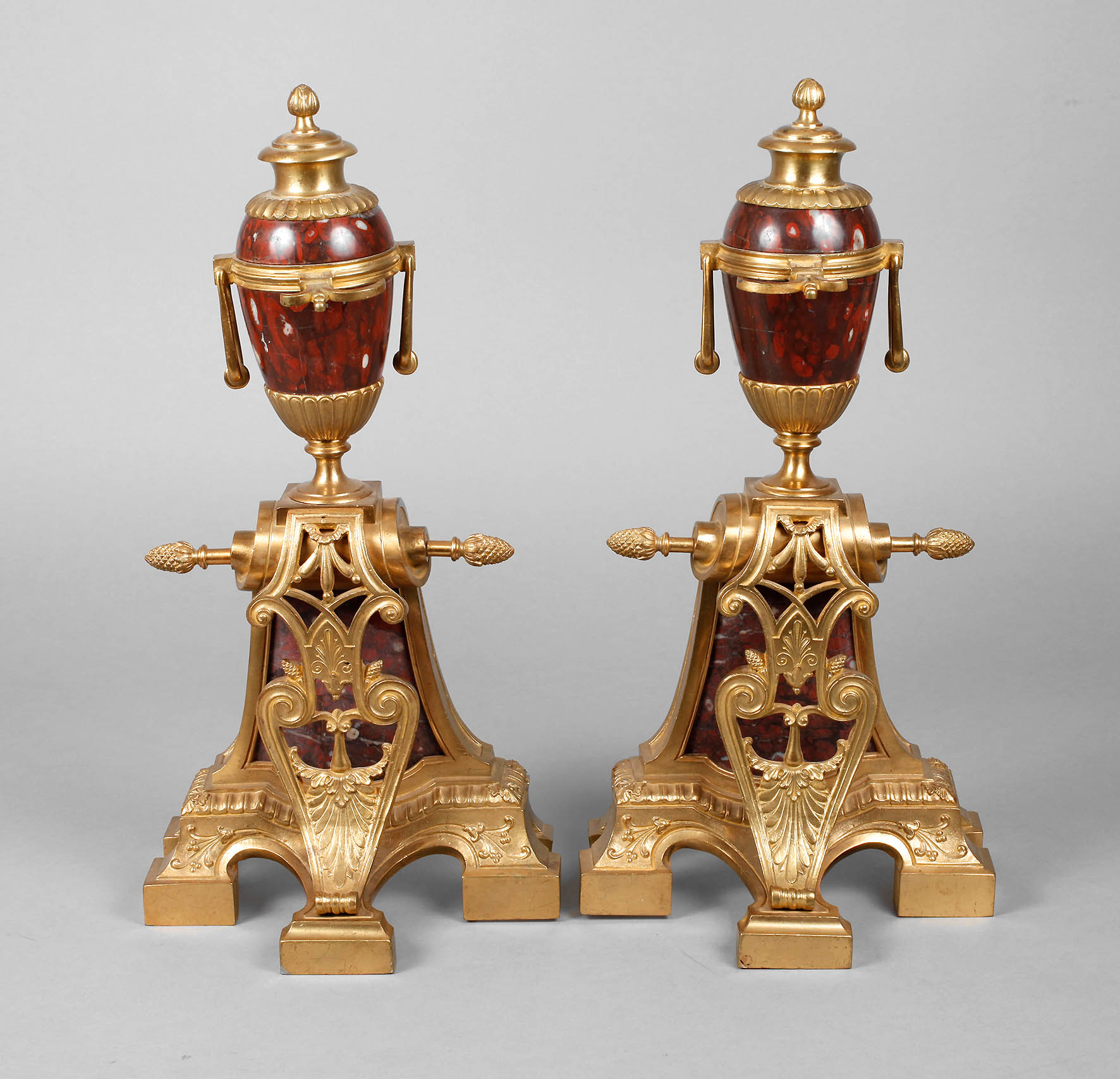 Paar prächtige Kaminböcke