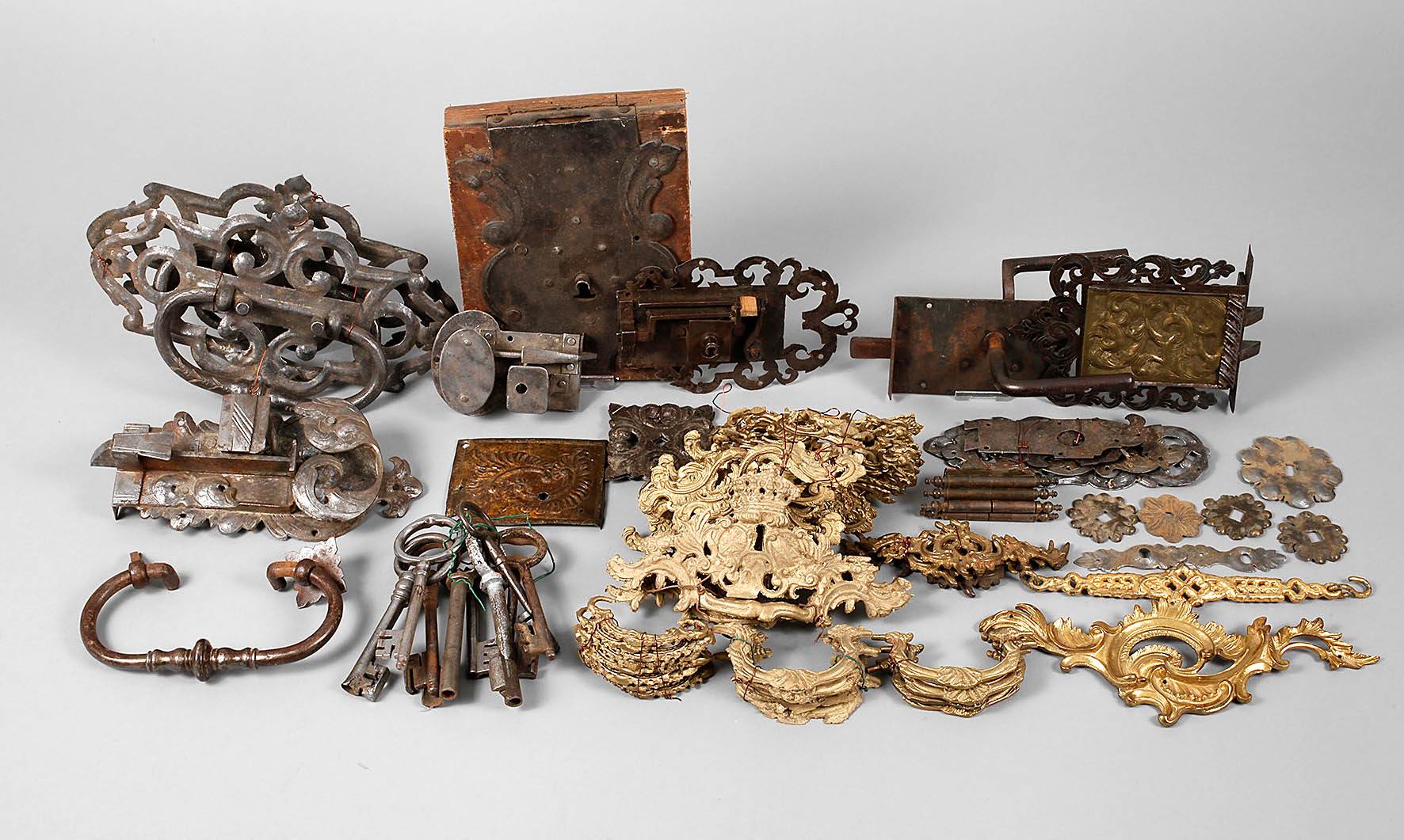 Großes Konvolut Beschläge