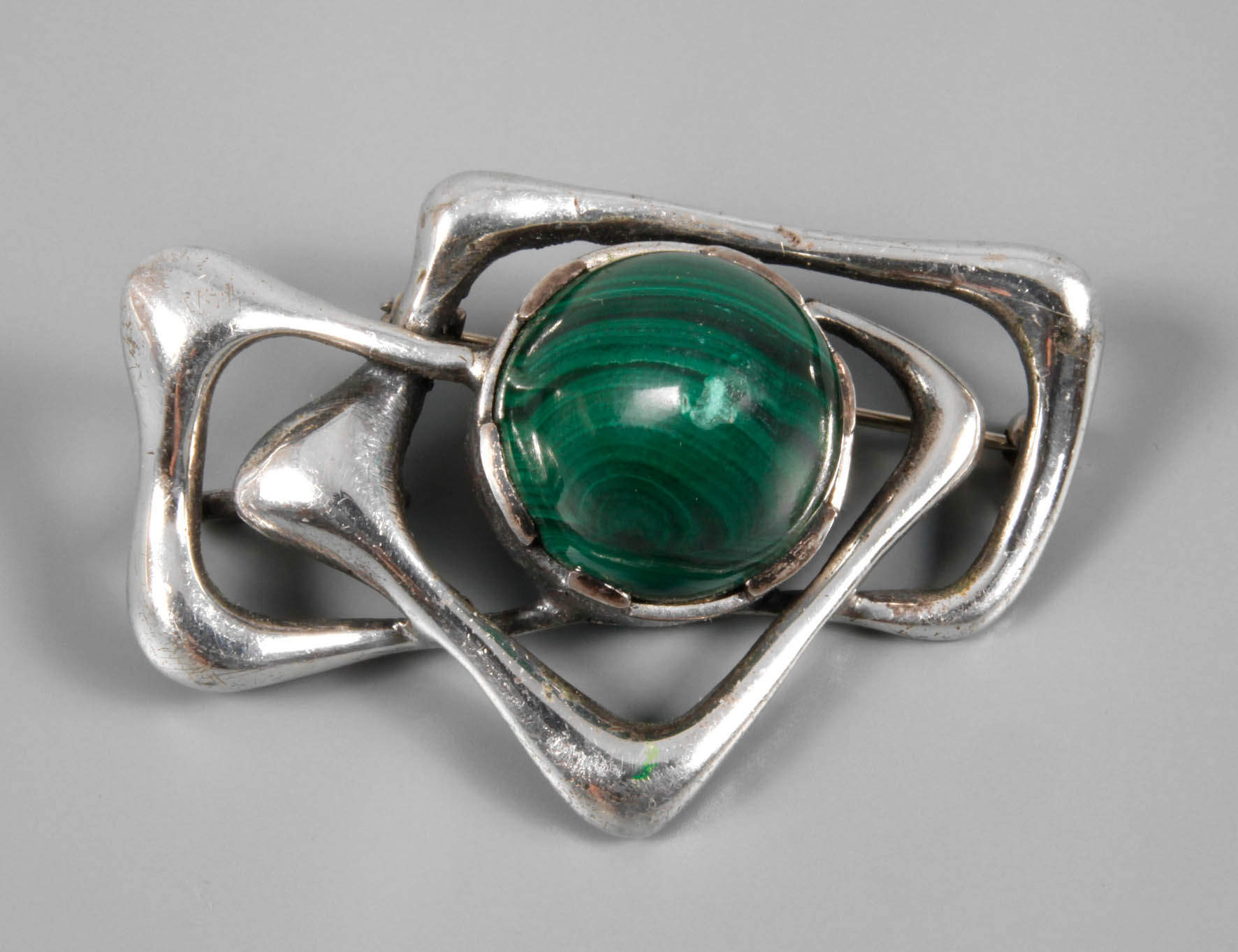 Brosche mit Malachit