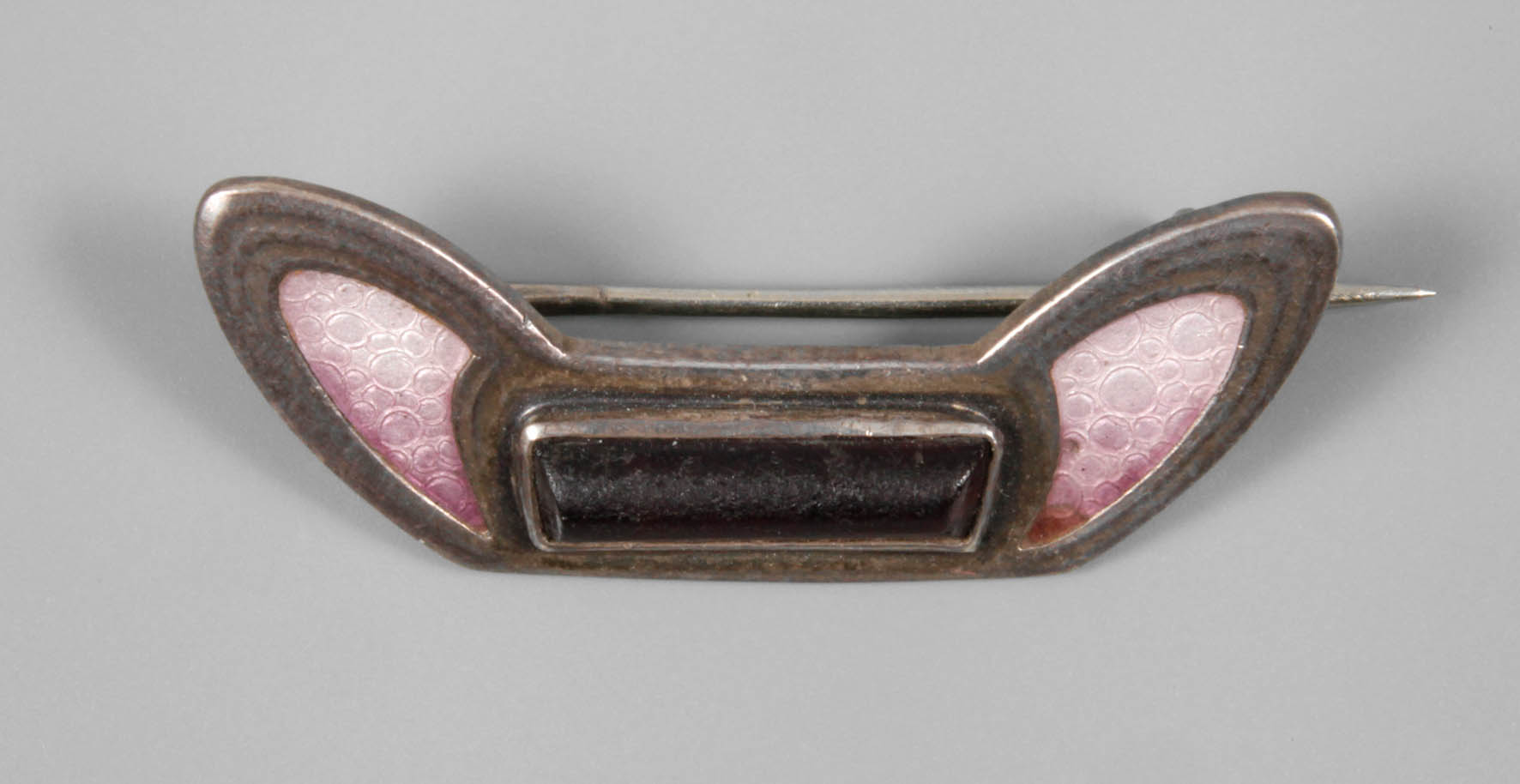 Heinrich Levinger, attr., Brosche mit Email und Glas