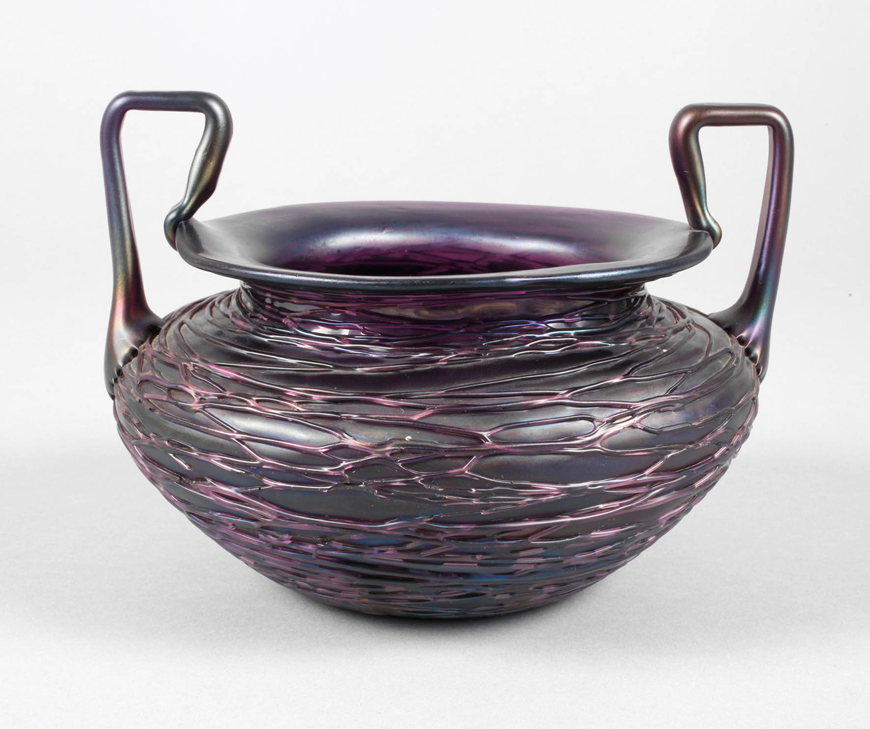 Loetz Wwe. Henkelvase Netzdekor