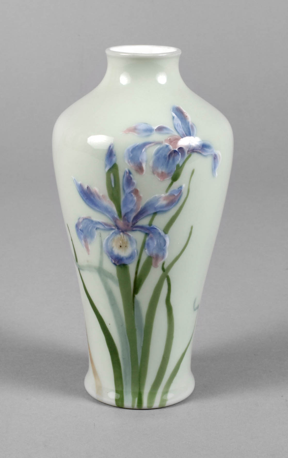 Heubach Vase Pâte sur Pâte