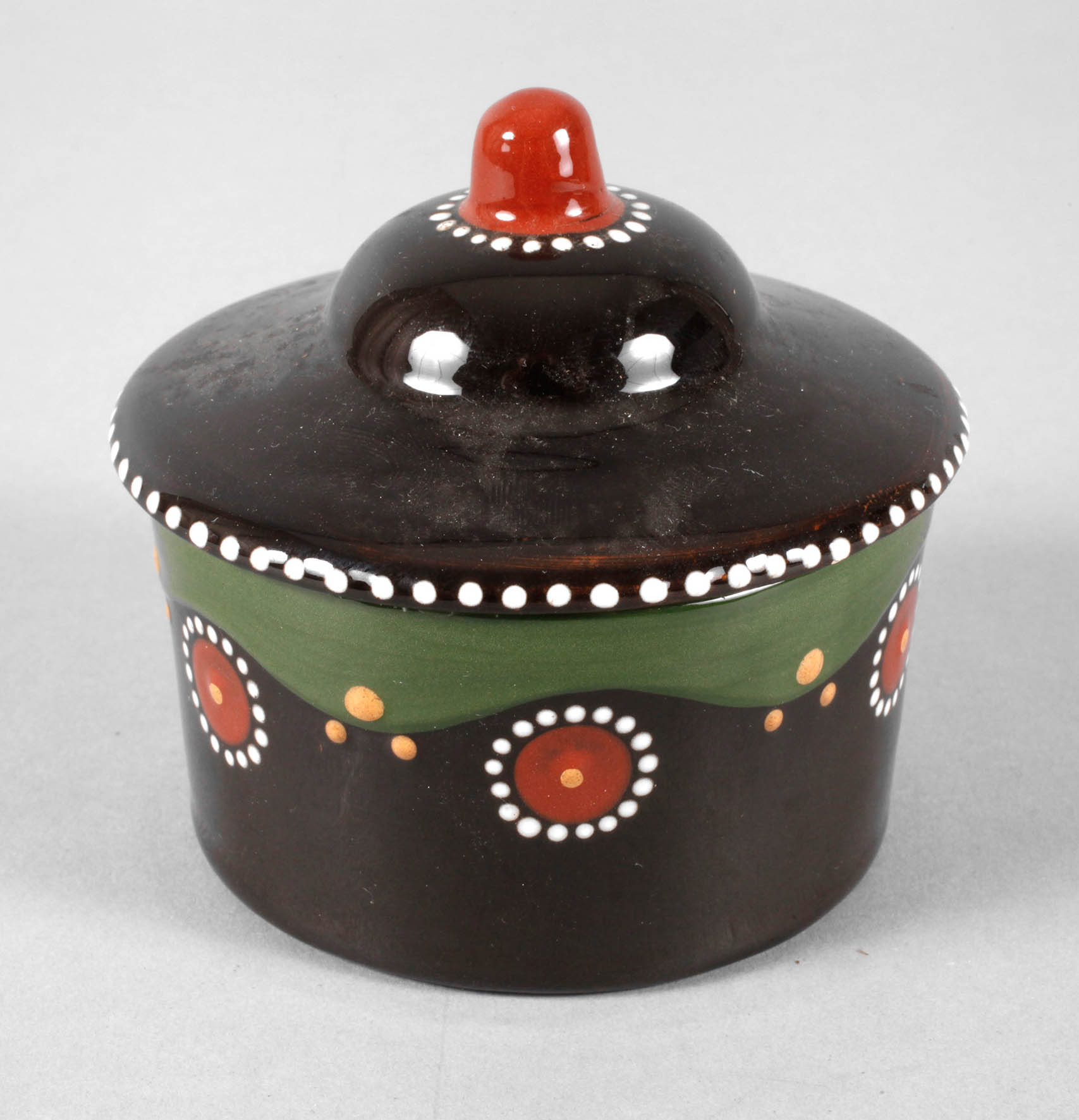 Deckeldose Schlickermalerei