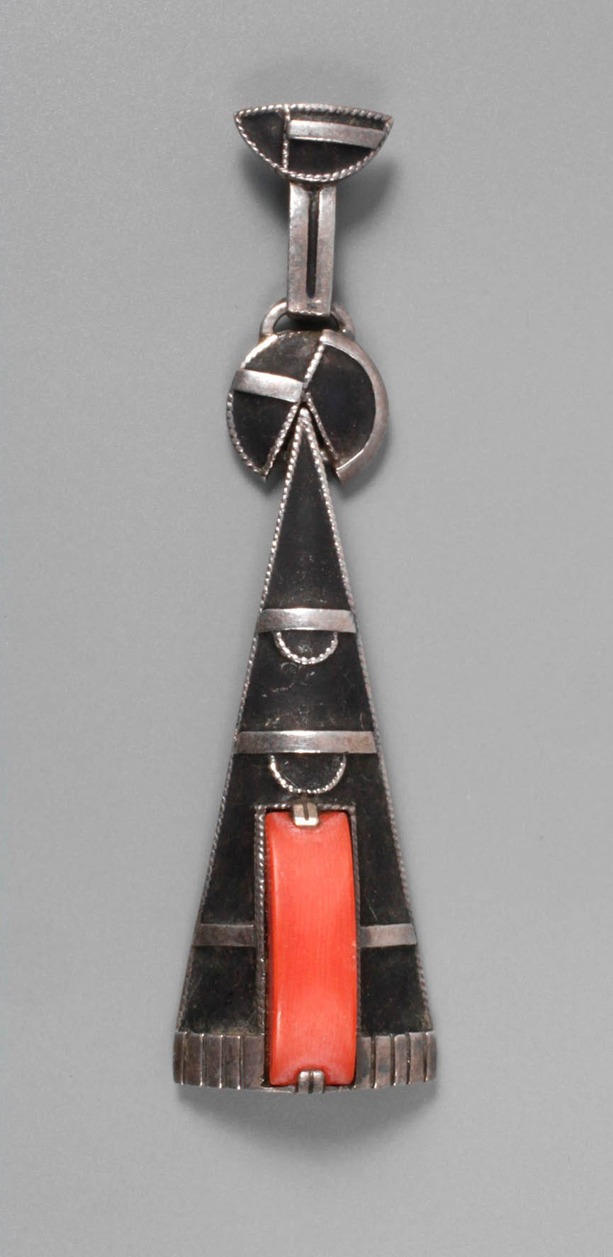 Theodor Fahrner, Anhänger mit Koralle