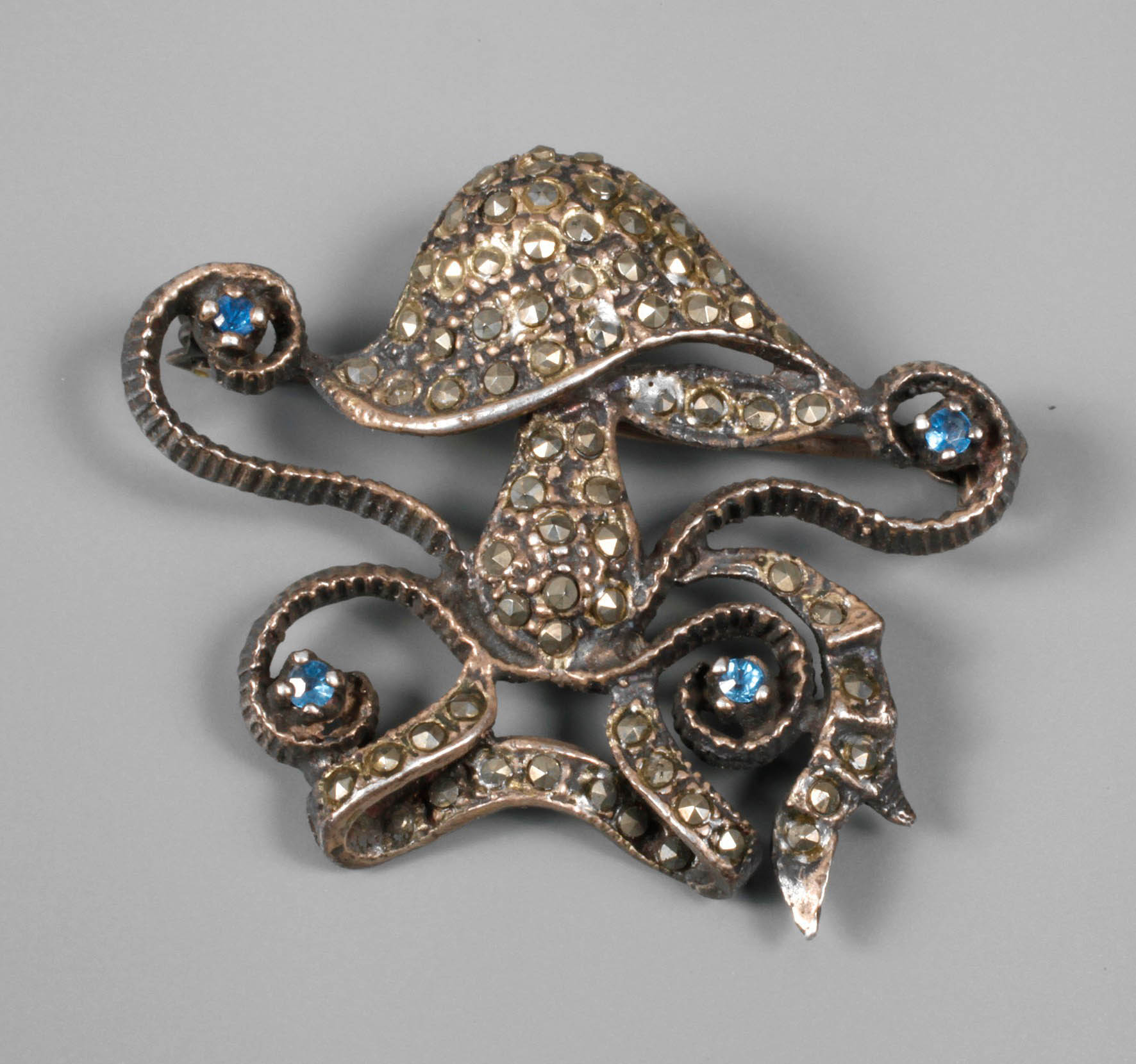 Brosche mit Markasitbesatz