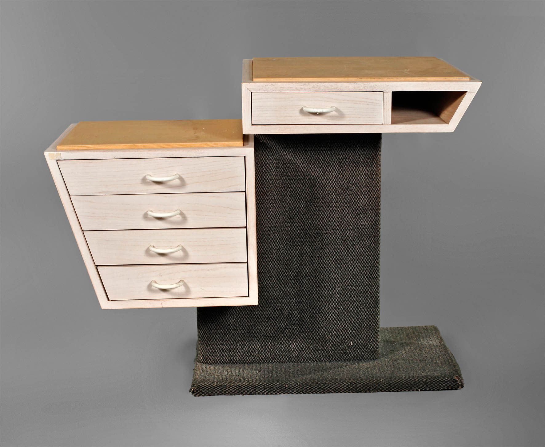 Kommode aus einem Optikerladen