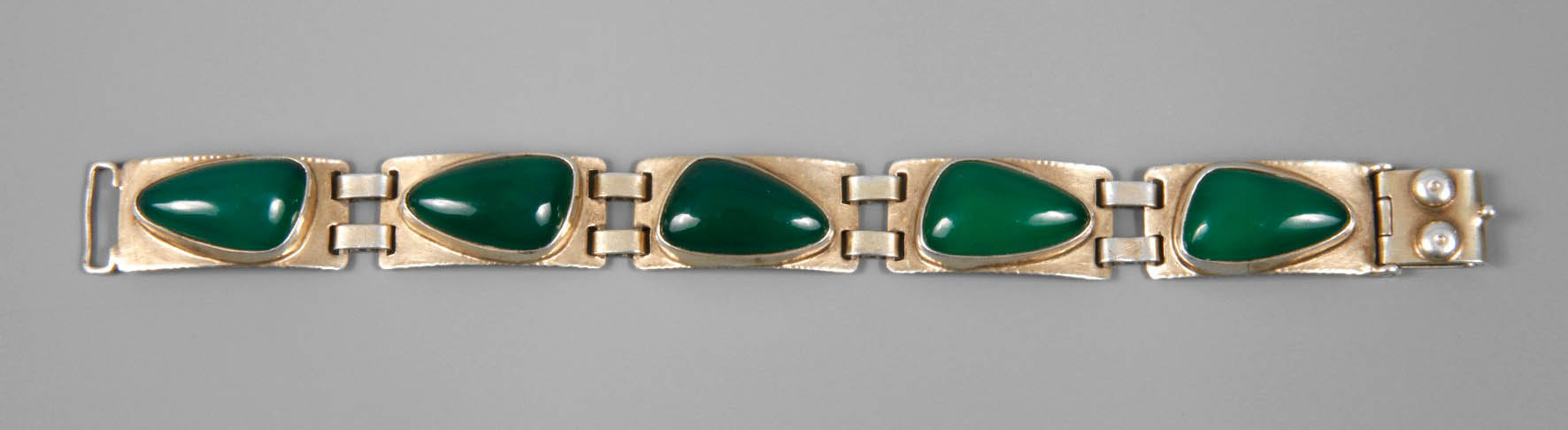Georg Kramer, Armband mit Chrysoprasen