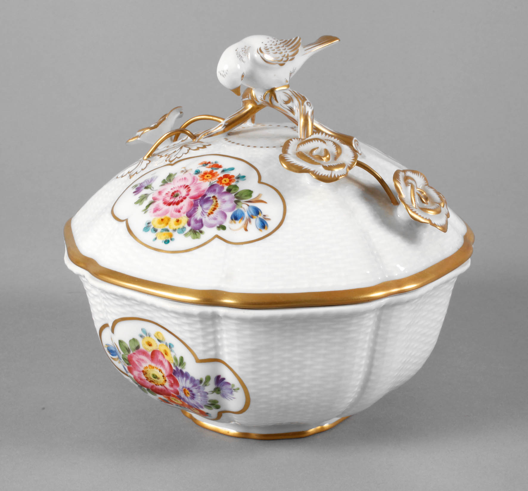 Deckeldose mit Vogelknauf