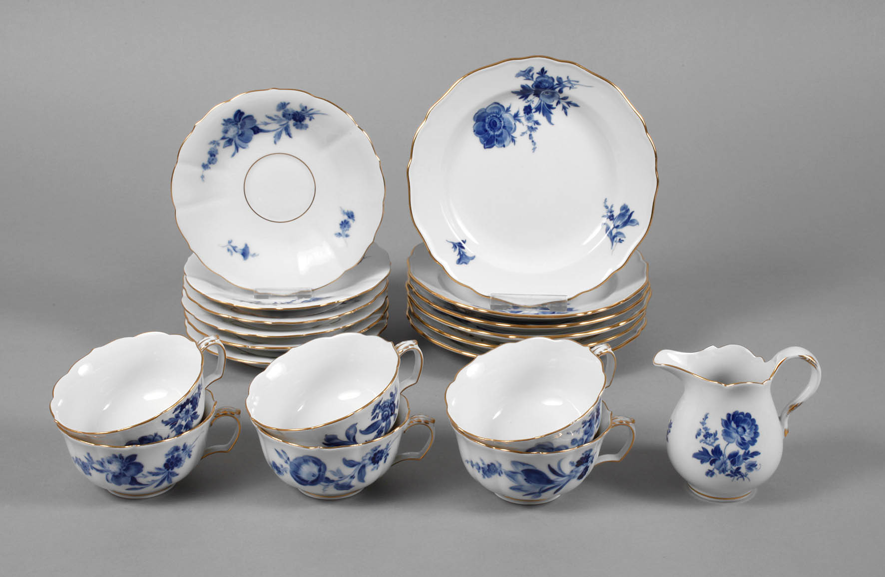 Meissen sechs Teegedecke und ein Kännchen