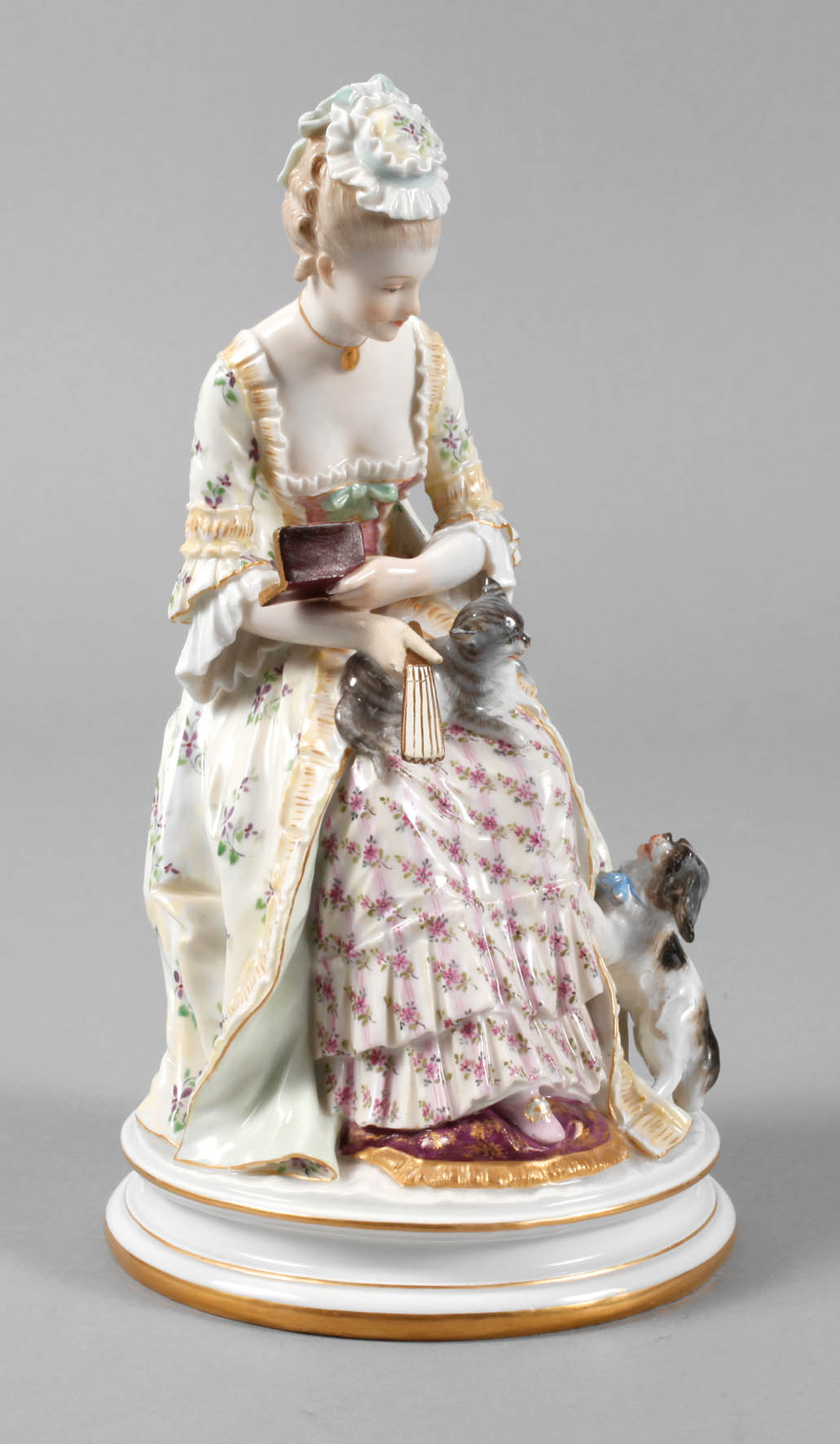 Meissen Dame mit Hündchen und Katze