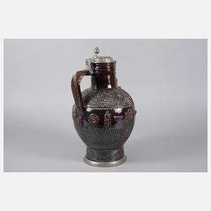 Übergroßer Kugelbauchkrug