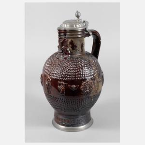 Übergroßer Kugelbauchkrug