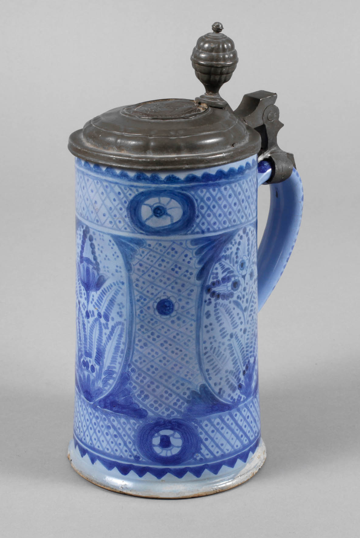 Nürnberger Fayence-Walzenkrug