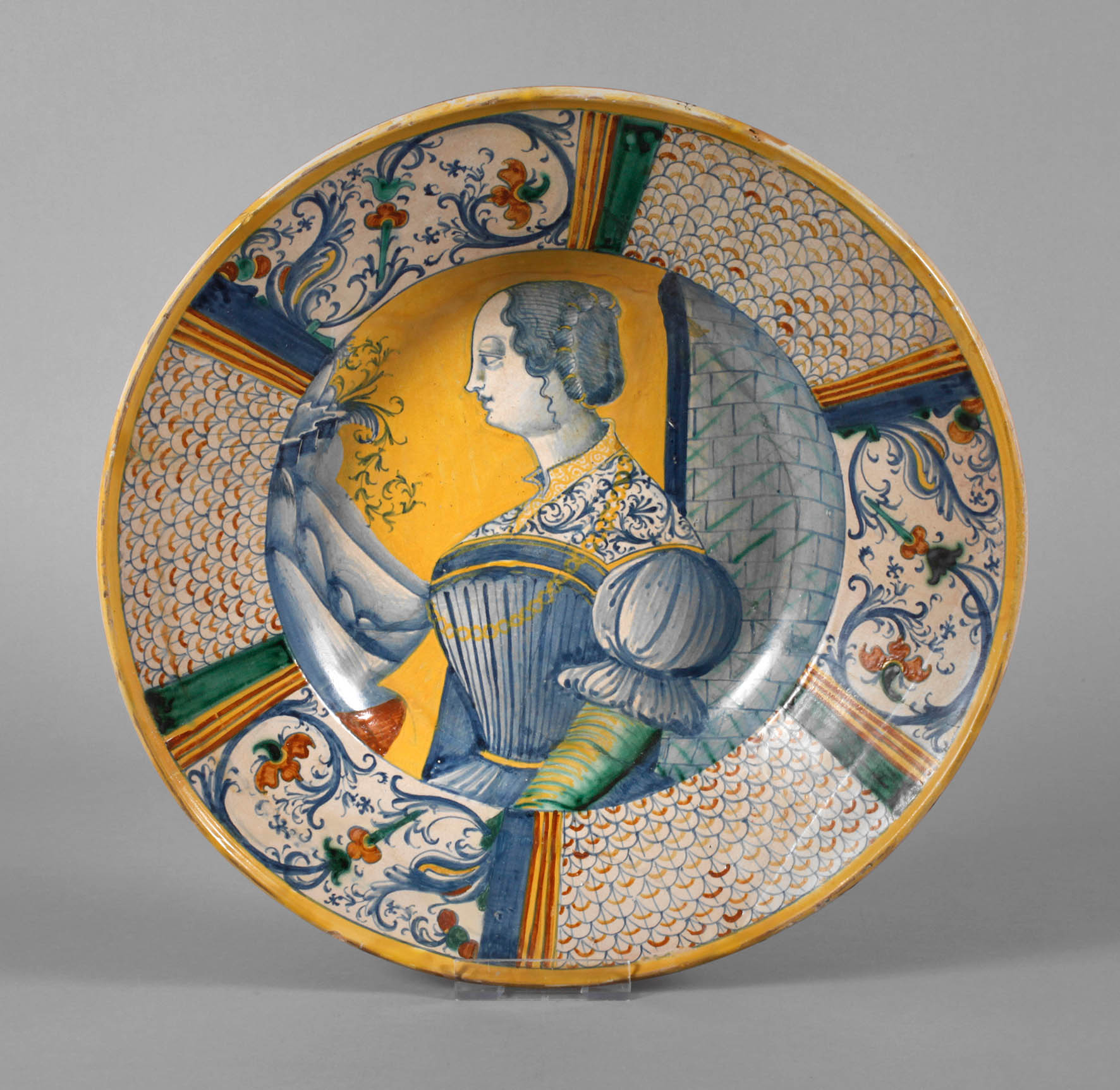 Große Majolikaschale