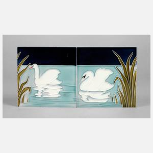 Zwei Jugendstilfliesen mit Schwanenmotiven