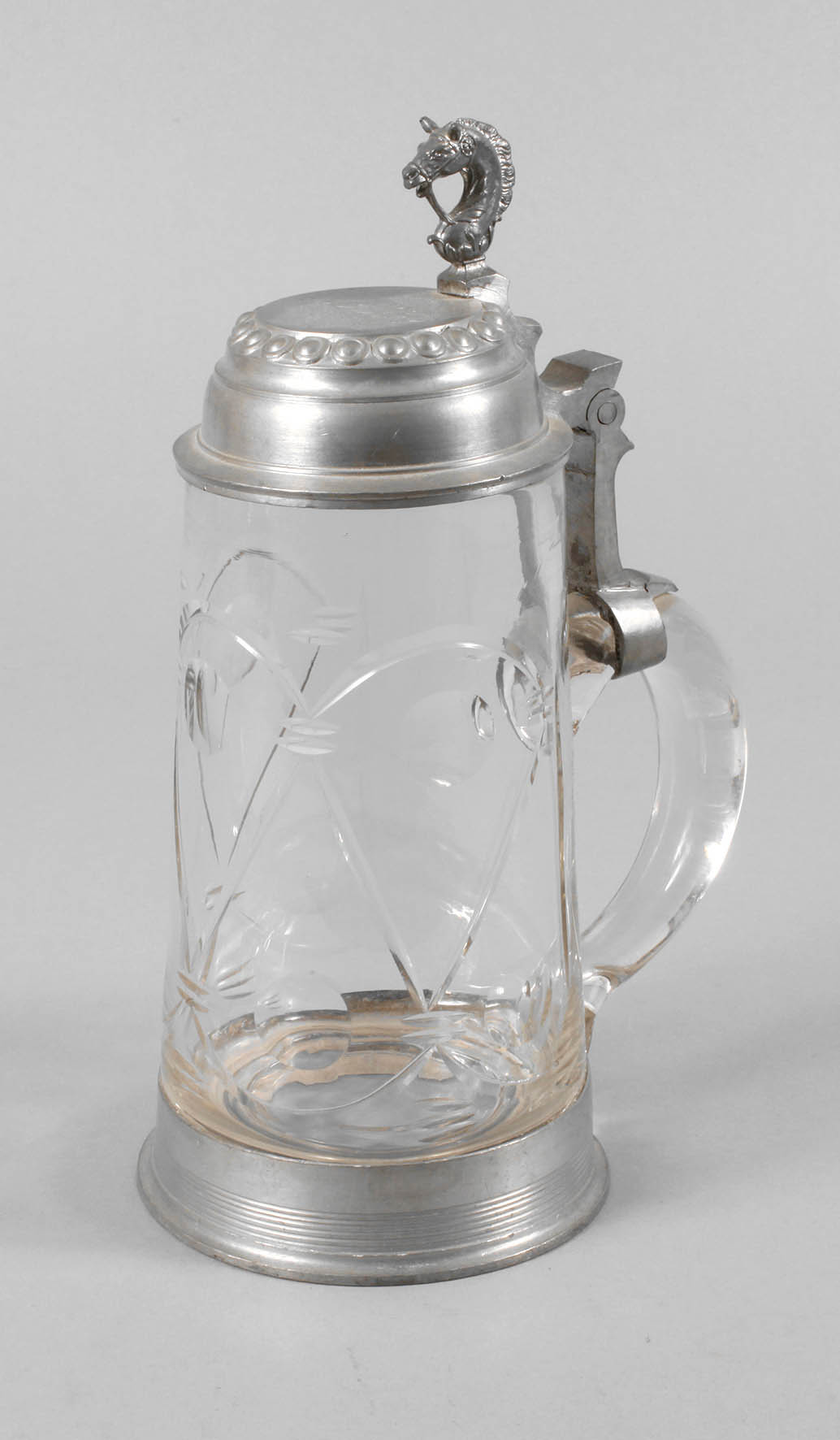 Großer Bierkrug mit Pferdekopf