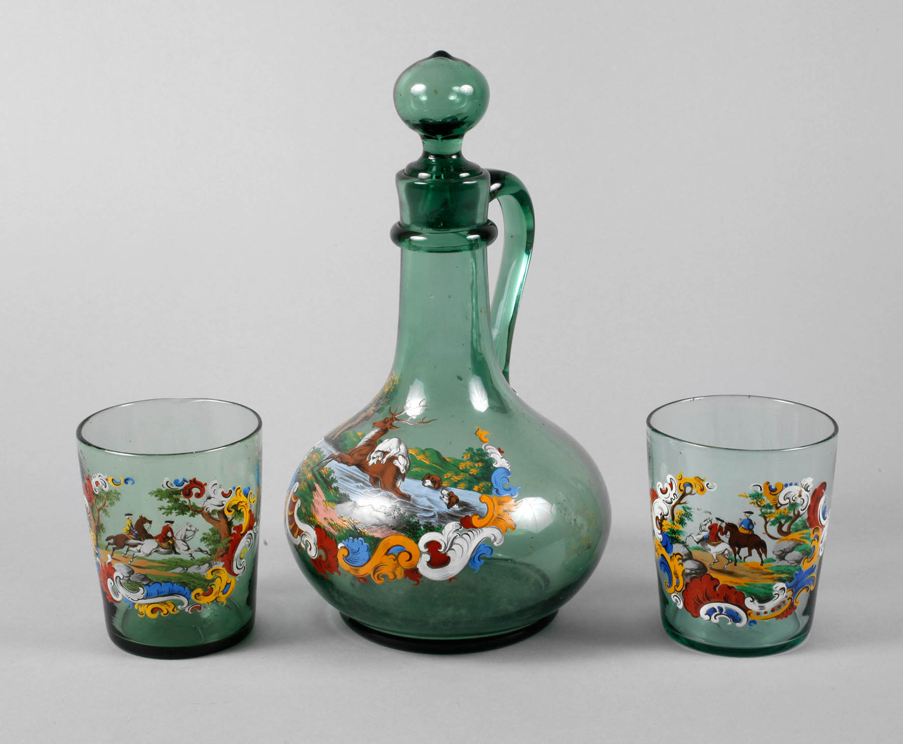 Karaffe und zwei Becher Historismus