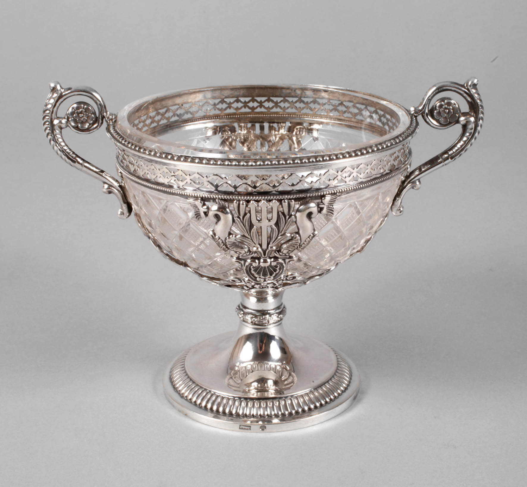 Klassizistischer Silbertazza