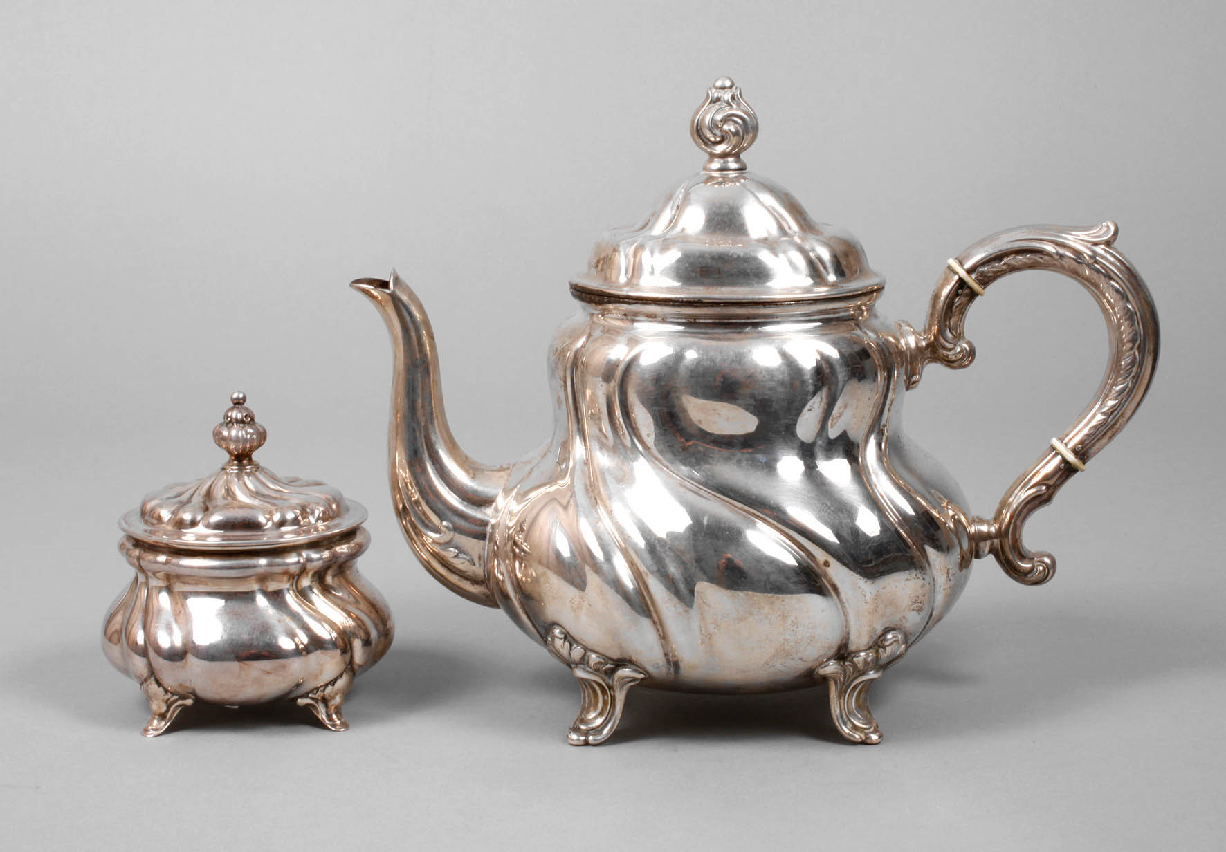 Silber Teekanne und Zuckerdose