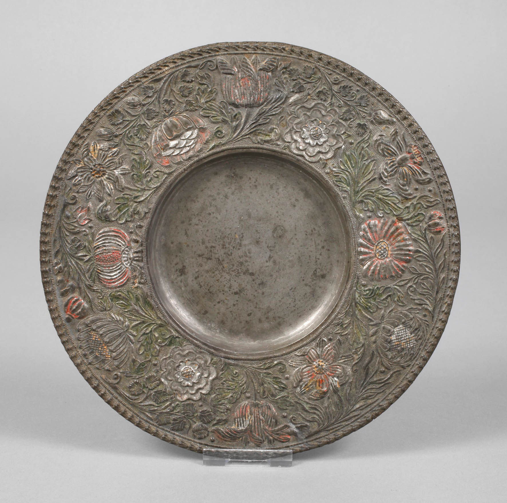 Nürnberger Relief-Zinnteller