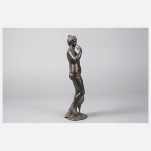 Artemis als Akt mit Mondsichel und Pfau