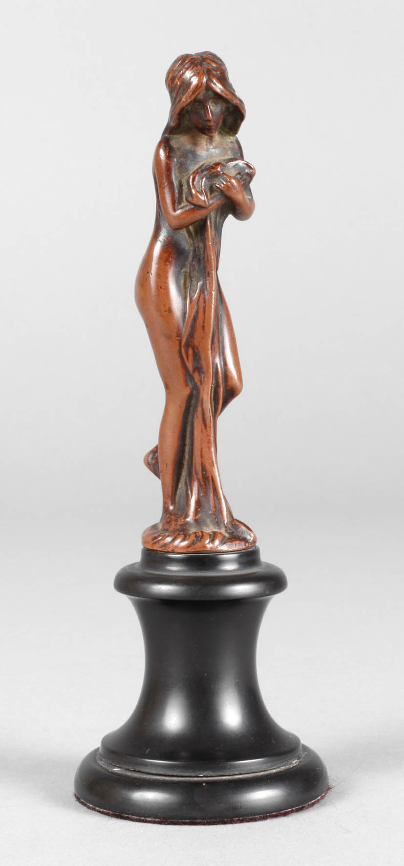 Kleinbronze Akt einer Jugendstilschönheit