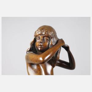 Kniender Mädchenakt