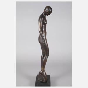 Monogrammist K.B., stehender Mädchenakt