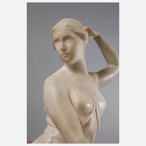 Antikisierende Tänzerin